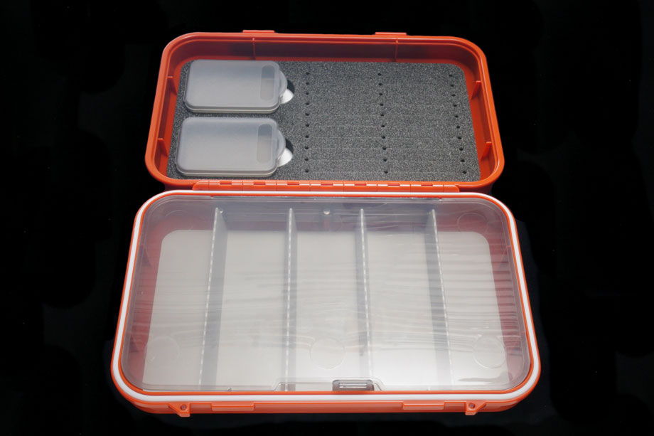 C&F Medium 2-Row Tube Fly Case with 5 Compartments